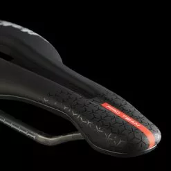 Selle Italia FLITE Boost PRO TEAM Carbonio Superflow Saddle 6 Selle Italia FLITE Boost PRO TEAM Carbonio Superflow Saddle -Sadler og sadelpinde Salg Flite20Boost20Pro20Team20Kit20Carbonio20Superflow CloseUp2