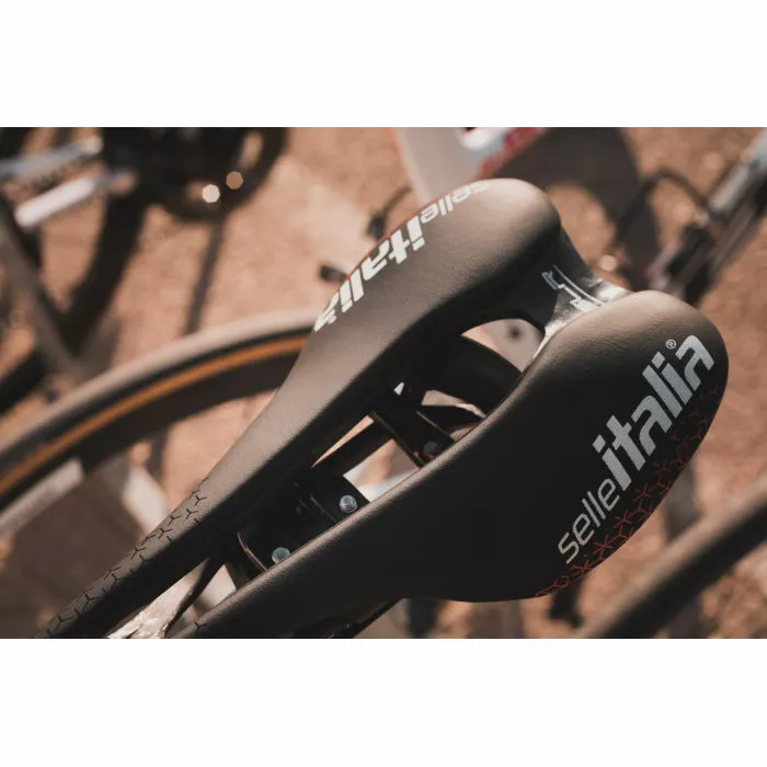 Selle Italia SLR Boost Pro Team Kit Carbonio Superflow Saddle 3 Selle Italia SLR Boost Pro Team Kit Carbonio Superflow Saddle - Billede 3