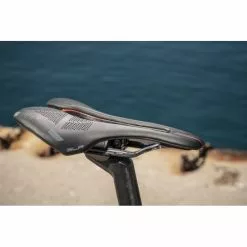 Selle Italia SLR Boost Kit Carbonio Superflow Saddle -Sadler og sadelpinde Salg YY 8915 min 1500x1000 1