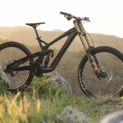 E-thirteen E.thirteen LG1 Race Carbon Crankset 14 E-thirteen E.thirteen LG1 Race Carbon Crankset -Sadler og sadelpinde Salg ethirteen LG1 Race Carbon Crankset 06