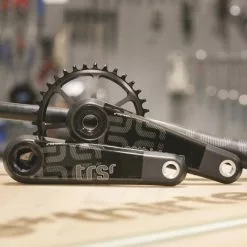 E-thirteen E.thirteen TRS Race Carbon Gen4 Crankset -Sadler og sadelpinde Salg ethirteen TRS Race Carbon Gen4 Crankset 04
